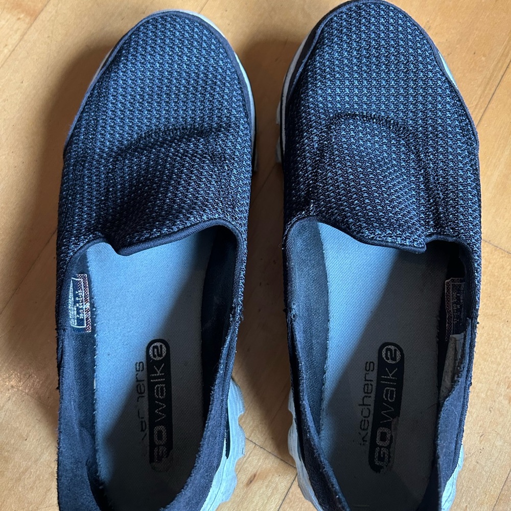Skechers Women’s Black Slip-On Skechers - Picture 2 of 4